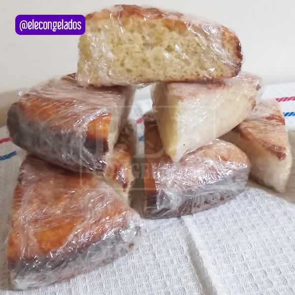 Bizcochuelo en porciones