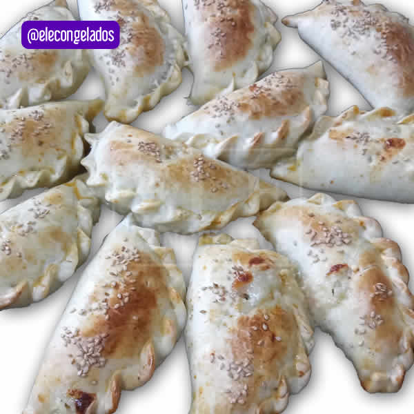 Varias empanadas al horno