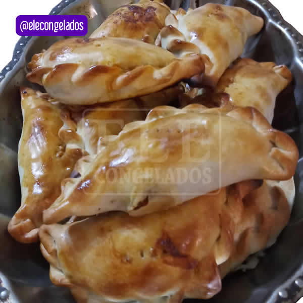 Varias empanadas al horno
