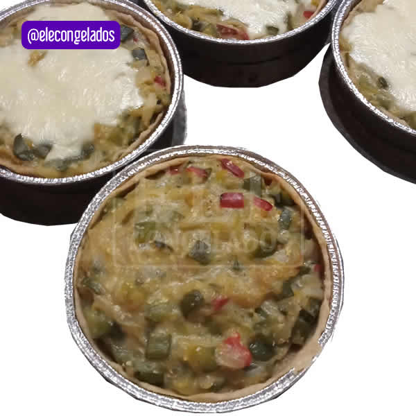 Tarta de zapallitos y salsa blanca